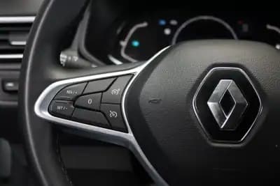 Vendo Renault Clio 2022 - 19800 EUR, 84000 km - AUTO.MOTO.pt