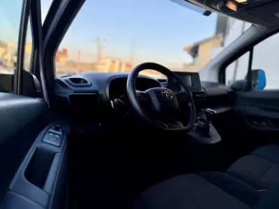 Sell Toyota Proace 2024 - 17450 EUR, 82000 km - AUTO.MOTO.pt