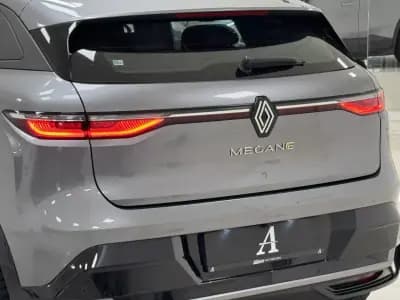 Vendo Renault Mégane E-Tech 2022 - 23890 EUR, 69000 km - AUTO.MOTO.pt