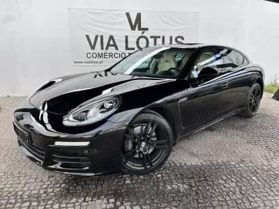 Vendo Porsche Panamera 2014 - 46000 EUR, 133000 km - AUTO.MOTO.pt