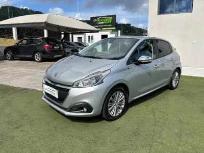 Sell Peugeot 208 2016 - 11490 EUR, 155000 km - AUTO.MOTO.pt