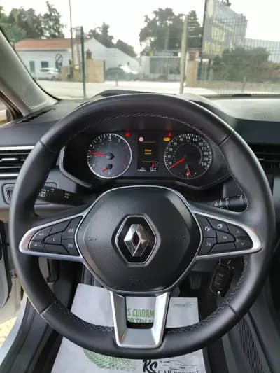 Vendo Renault Clio 2022 - 16900 EUR, 114568 km - AUTO.MOTO.pt