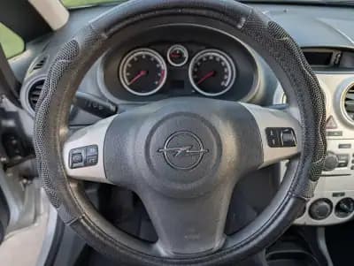 Vendo Opel Corsa 2007 - 2350 EUR, 213920 km - AUTO.MOTO.pt