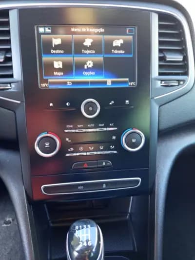 Sell Renault Mégane Sport Tourer 2018 - 14990 EUR, 170135 km - AUTO.MOTO.pt