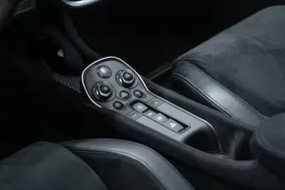 Vendo McLaren 600 2019 - 229950 EUR, 32000 km - AUTO.MOTO.pt