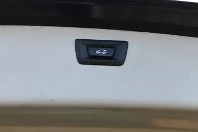 Vendo BMW 318 2013 - 14900 EUR, 154000 km - AUTO.MOTO.pt