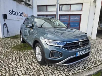 Vendo Volkswagen T-Roc 2023 - 20450 EUR, 62000 km - AUTO.MOTO.pt