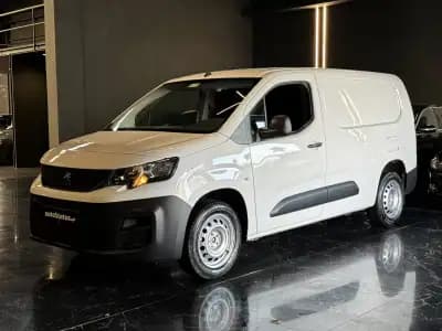 Vendo Peugeot Partner 2021 - 14990 EUR, 81900 km - AUTO.MOTO.pt