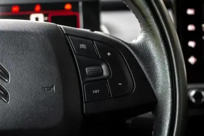 Sell Citroën C4 Cactus 2016 - 10550 EUR, 98640 km - AUTO.MOTO.pt