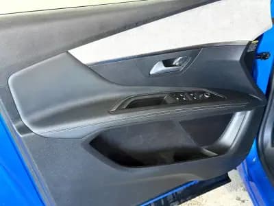 Sell Peugeot 3008 2021 - 23500 EUR, 110183 km - AUTO.MOTO.pt