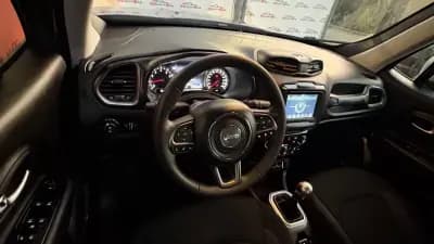 Vendo Jeep Renegade 2023 - 18900 EUR, 64000 km - AUTO.MOTO.pt