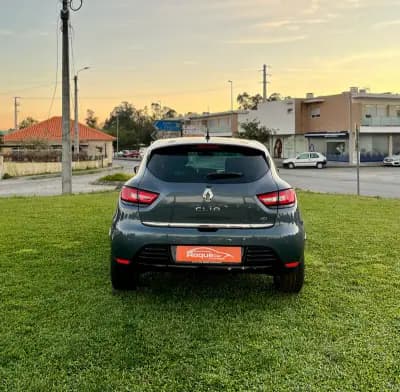 Vendo Renault Clio 2017 - 11900 EUR, 171000 km - AUTO.MOTO.pt