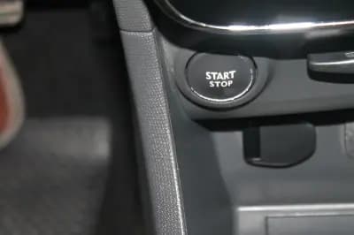 Vendo Renault Clio 2015 - 11500 EUR, 98759 km - AUTO.MOTO.pt