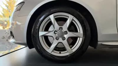 Vendo Audi A4 Avant 2008 - 9990 EUR, 300335 km - AUTO.MOTO.pt