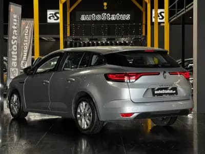 Vendo Renault Mégane Sport Tourer 2022 - 16990 EUR, 132900 km - AUTO.MOTO.pt