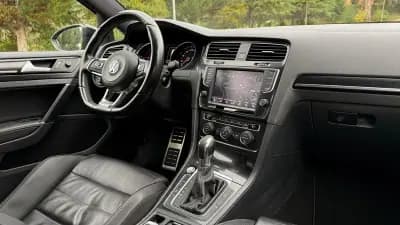 Vendo Volkswagen Golf 2015 - 21500 EUR, 176000 km - AUTO.MOTO.pt