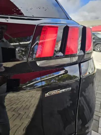 Vendo Peugeot 3008 2019 - 19600 EUR, 84500 km - AUTO.MOTO.pt