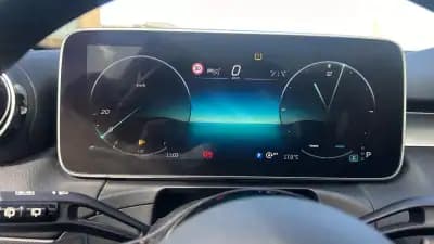 Vendo Mercedes-Benz C 200 2023 - 37990 EUR, 32000 km - AUTO.MOTO.pt