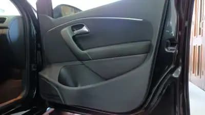 Vendo Volkswagen Polo 2015 - 10500 EUR, 125941 km - AUTO.MOTO.pt