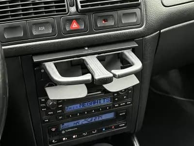 Vendo Volkswagen Golf 2002 - 5900 EUR, 257000 km - AUTO.MOTO.pt