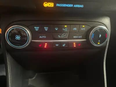 Vendo Ford Fiesta 2021 - 13999 EUR, 80000 km - AUTO.MOTO.pt