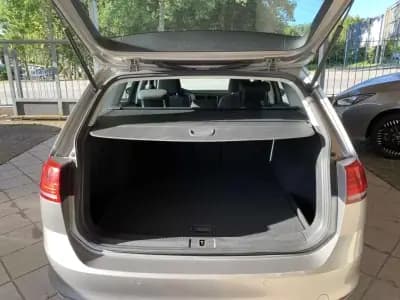 Vendo Volkswagen Golf Variant 2015 - 12950 EUR, 159206 km - AUTO.MOTO.pt