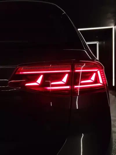 Vendo Volkswagen Passat Variant 2021 - 20750 EUR, 132592 km - AUTO.MOTO.pt