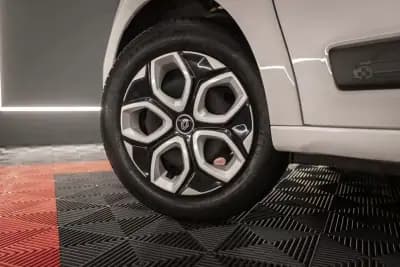 Vendo Renault Twingo 2019 - 10990 EUR, 90548 km - AUTO.MOTO.pt