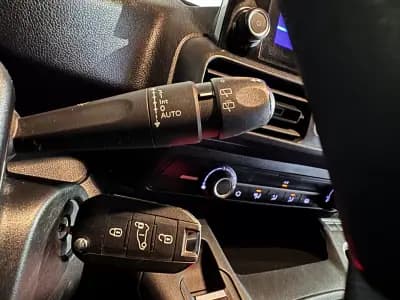 Vendo Peugeot Partner 2023 - 17750 EUR, 80117 km - AUTO.MOTO.pt