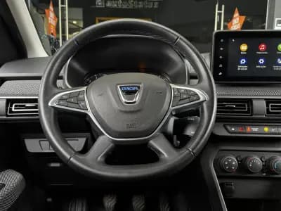 Sell Dacia Jogger 2022 - 15990 EUR, 112806 km - AUTO.MOTO.pt