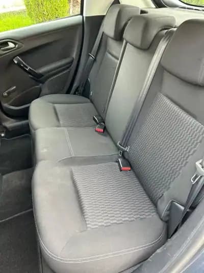 Vendo Peugeot 208 2017 - 9980 EUR, 129000 km - AUTO.MOTO.pt