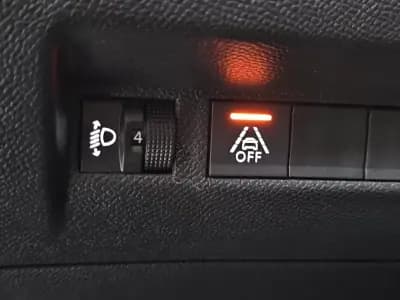 Vendo Peugeot 2008 2021 - 19850 EUR, 74617 km - AUTO.MOTO.pt