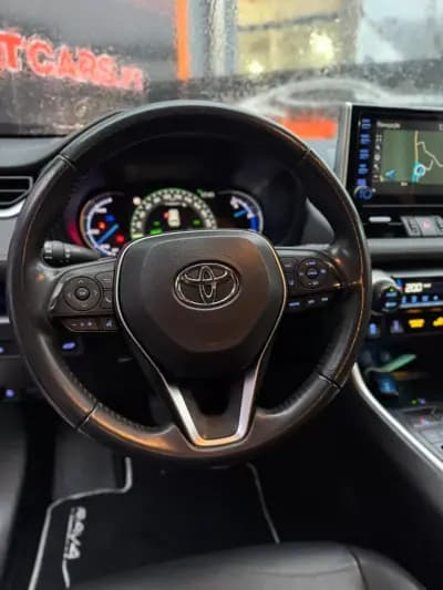 Vendo Toyota RAV4 2021 - 33900 EUR, 135147 km - AUTO.MOTO.pt