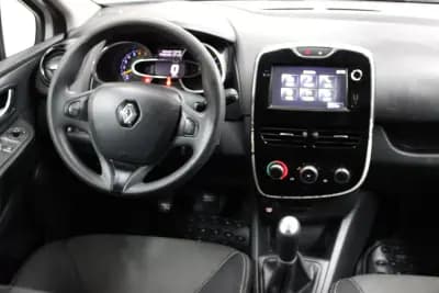 Sell Renault Clio 2015 - 7900 EUR, 146950 km - AUTO.MOTO.pt