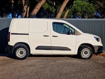 Sell Opel Combo 2022 - 15990 EUR, 55209 km - AUTO.MOTO.pt