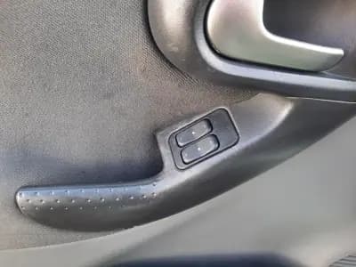 Sell Opel Corsa 2001 - 2500 EUR, 196937 km - AUTO.MOTO.pt