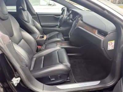 Vendo Tesla Model S 2019 - 27990 EUR, 181940 km - AUTO.MOTO.pt