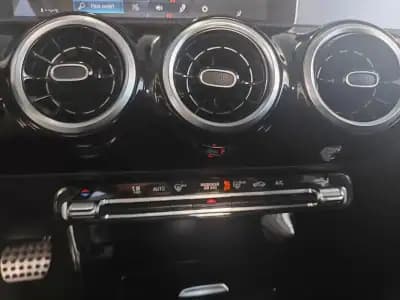 Vendo Mercedes-Benz A 220 Limousine 2020 - 30900 EUR, 30000 km - AUTO.MOTO.pt