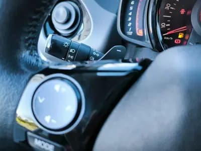 Vendo Peugeot 108 2018 - 9999 EUR, 180453 km - AUTO.MOTO.pt