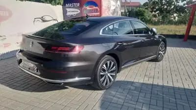Vendo Volkswagen Arteon 2019 - 26650 EUR, 90000 km - AUTO.MOTO.pt