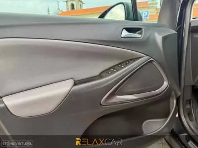 Sell Opel Crossland X 2018 - 10500 EUR, 104500 km - AUTO.MOTO.pt