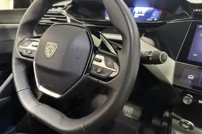 Vendo Peugeot 308 2023 - 19950 EUR, 38478 km - AUTO.MOTO.pt