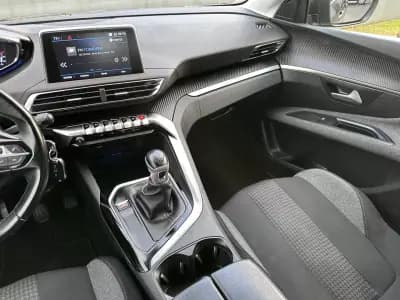 Vendo Peugeot 3008 2019 - 13900 EUR, 180000 km - AUTO.MOTO.pt