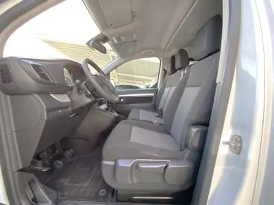 Vendo Peugeot Traveller 2018 - 28990 EUR, 151058 km - AUTO.MOTO.pt