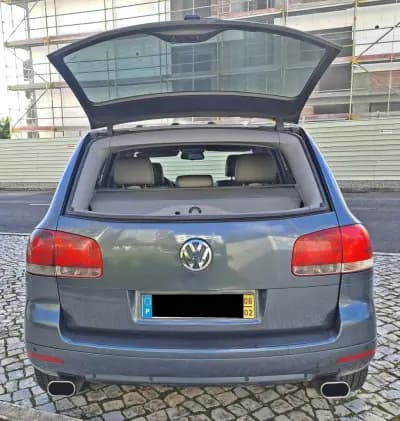 Vendo Volkswagen Touareg 2006 - 10500 EUR, 240000 km - AUTO.MOTO.pt