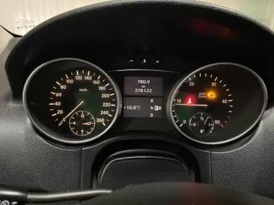 Vendo Mercedes-Benz ML 320 2006 - 15950 EUR, 278122 km - AUTO.MOTO.pt