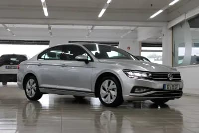 Vendo Volkswagen Passat 2021 - 21900 EUR, 22076 km - AUTO.MOTO.pt