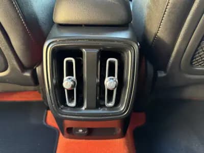 Vendo Volvo XC 40 2021 - 29500 EUR, 116000 km - AUTO.MOTO.pt