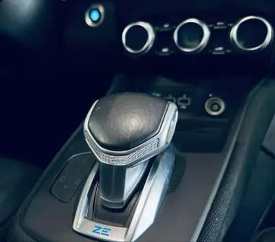 Sell Renault Zoe 2021 - 21990 EUR, 60654 km - AUTO.MOTO.pt