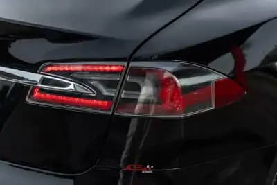 Vendo Tesla Model S 2014 - 22000 EUR, 251000 km - AUTO.MOTO.pt